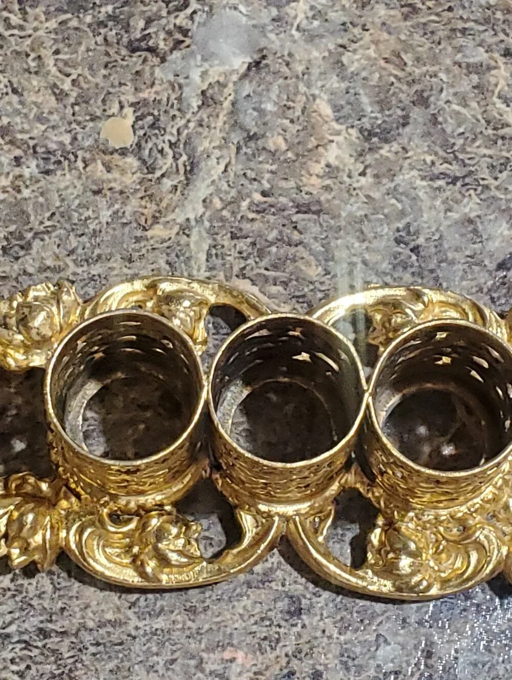 VINTAGE FILIGREE MATSON STYLBUILT GOLD TONE LIPSTICK HOLDER. HOLDS 3. Glam